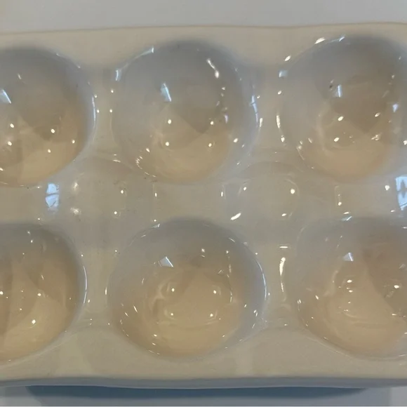 EUC Adorable Rae Dunn 2 Ceramic egg trays "Free Range" & “Farm Fresh”! 🤩🤩 - Picture 3 of 7